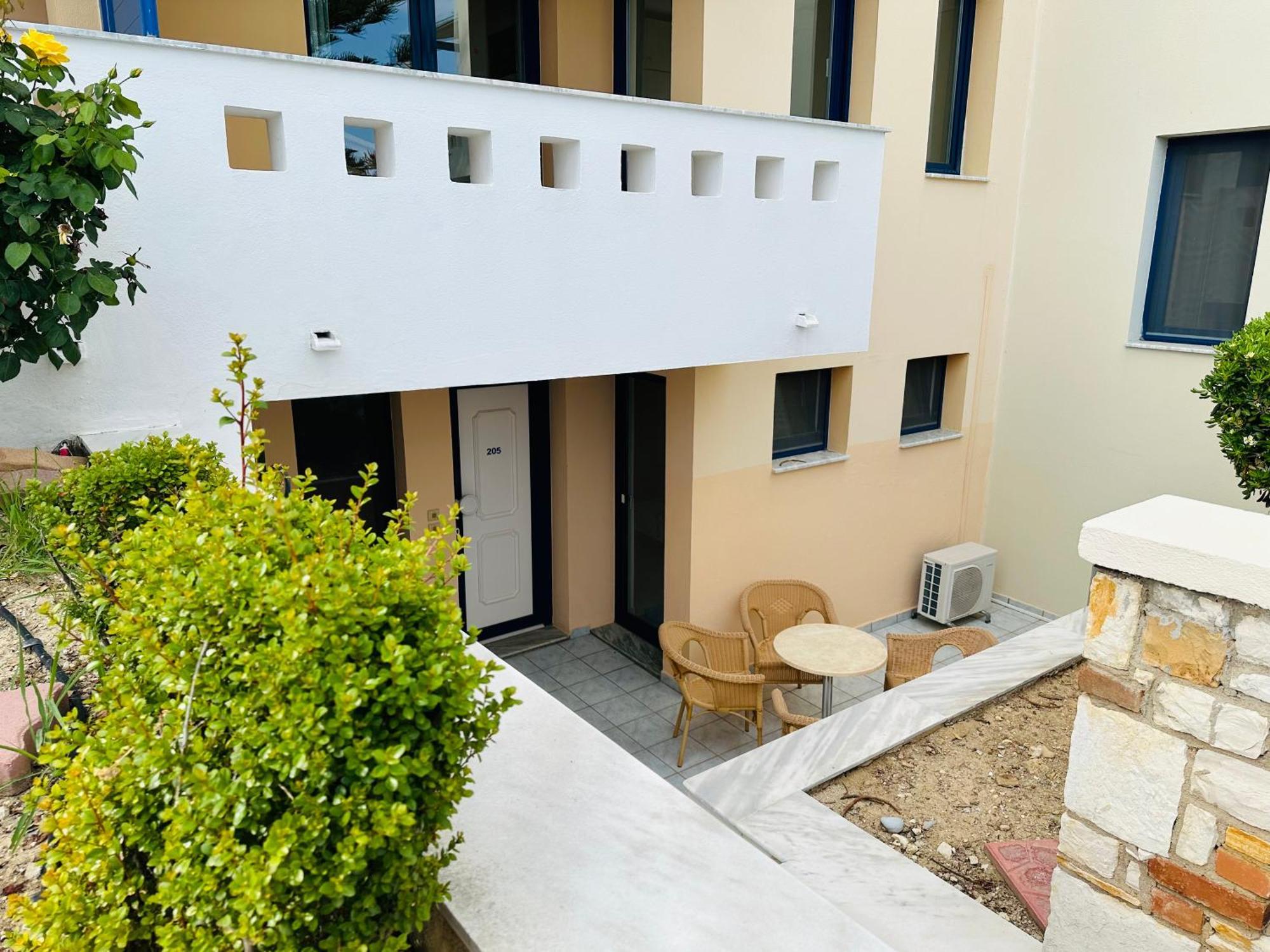 Sea Breeze Apartments Chios Monolia エクステリア 写真