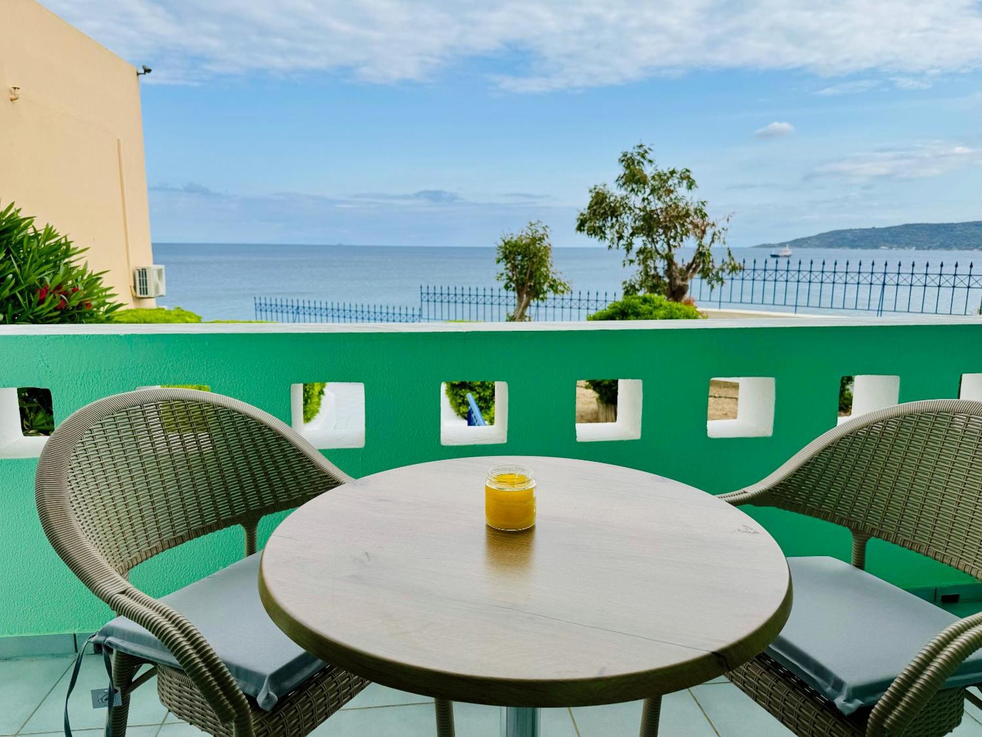 Sea Breeze Apartments Chios Monolia エクステリア 写真